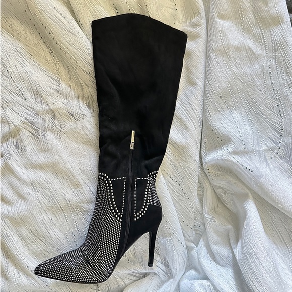 🆕Women Black Cape Robbin Knee-High Western Wide Calf Stiletto Heel Dress Boots - Picture 3 of 9